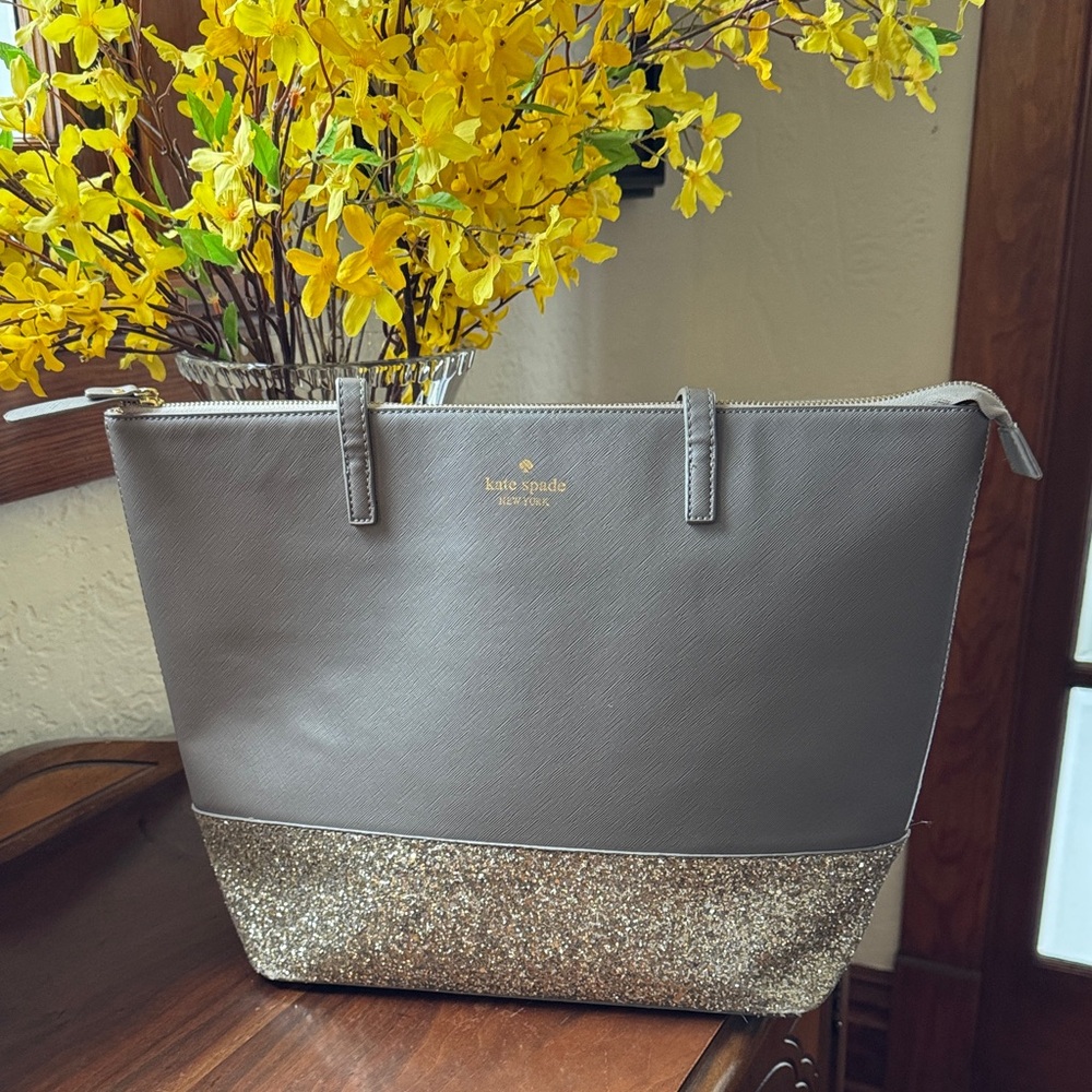 Kate Spade New York Greta Court Penny Tote Bag - Picture 4 of 15